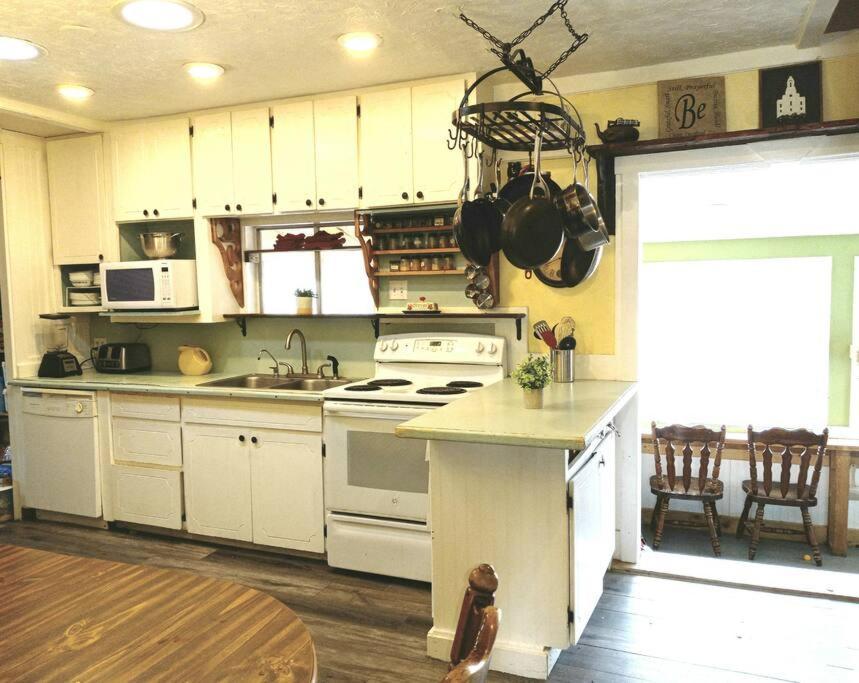 The Goulding Cottage And Farm - 4 Beds, 3 Baths Henrieville Exterior foto